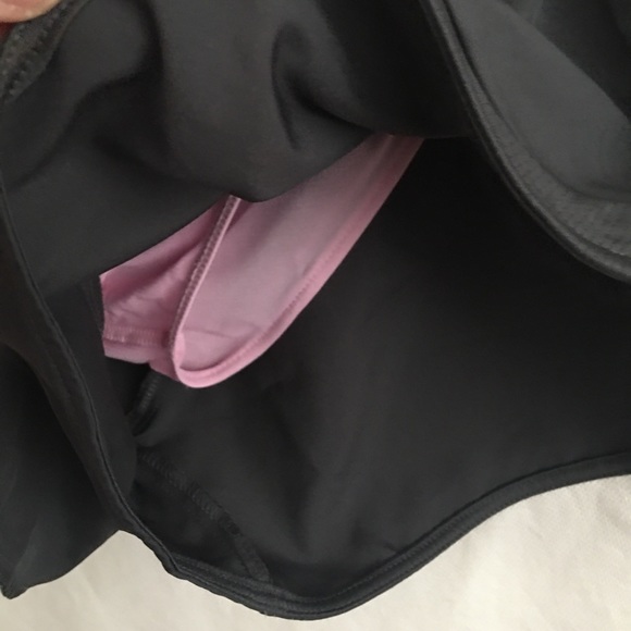 NWT Ladies ADIDAS Running Shorts Grey & Pink XS - Picture 2 of 6